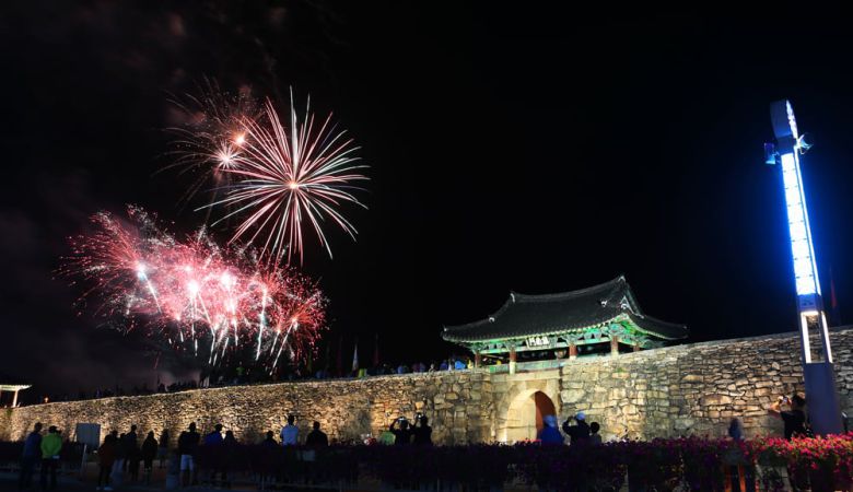 고창읍성, 낙안읍성과 함께 3대 읍성 중 하나로 꼽히는 서산 해미읍성. 올해 ‘서산해미읍성축제’는 10월 2~5일에 열린다. / 이건송 영상미디어 기자