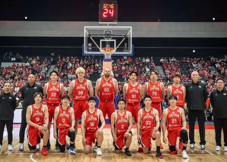 일본 남자 농구 대표팀은 간판 포워드 하치무라 루이가 결장한 가운데 지난 24일 괌과의 예선에서 승리, 내년 치러지는 2025 FIBA 아시아컵 출전권을 거머쥐었다./basketballking.jp