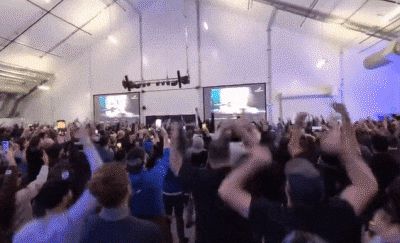 제프 베이조스 아마존 회장은 16일(현지시각) ﻿블루오리진이 만든 발사체 ‘뉴 글렌’이 첫 시험비행에 성공하자 직원들이 좋아하는 영상을 공개했다. /베이조스 회장 X(옛 트위터)