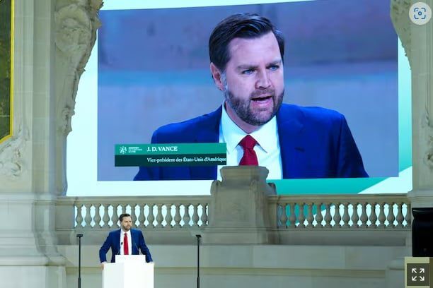 JD 밴스 미국 부통령이 지난 2월 11일 프랑스 파리에서 열린 'AI 정상회의'에서 연설하고 있다. 그는 사흘 후인 2월 14일 개막한 세계 최대 규모의 비공식 군사 안보 회의인 뮌헨안보회의(MSC) 개막 연설에서  트럼프 2기 행정부를 ‘마을의 새로운 보안관’으로 지칭하면서 유럽 동맹국들에 방위비 대폭 증액을 비롯한 새로운 세계 정치 규범 수용을 공개 압박했다./연합뉴스