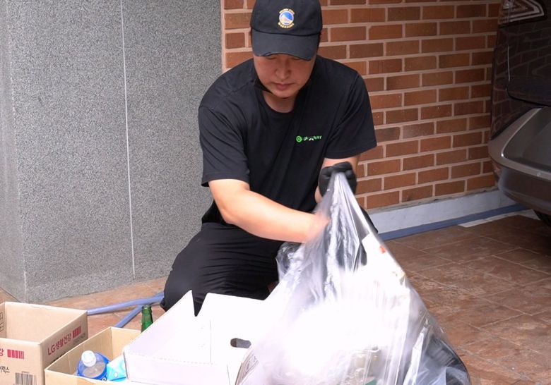 이준희 대표가 작업을 하고 있는 모습. /버틀러