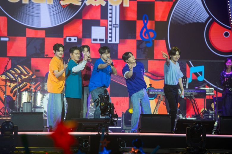 미스터트롯3 콘서트. 티셔츠는 자신의 팬덤 색을 맞춘 것으로 가슴쪽에 톱7 멤버들이 직접 그린 그림이 새겨져 있다. /밝은 누리