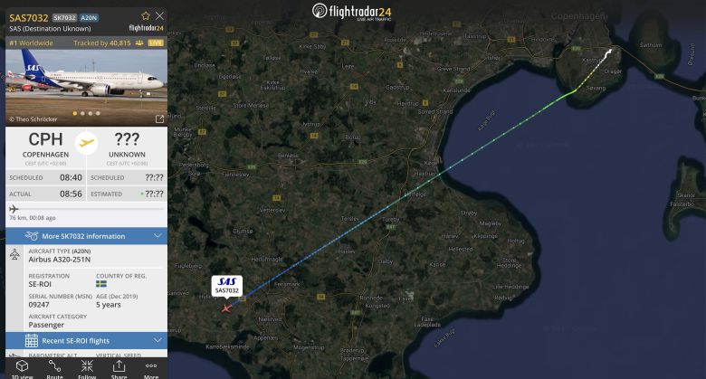 비행 경로 추적 사이트에 '미스터리 항공권'의 도착지가 '???'로 표시된 모습./엑스(X·옛 트위터)