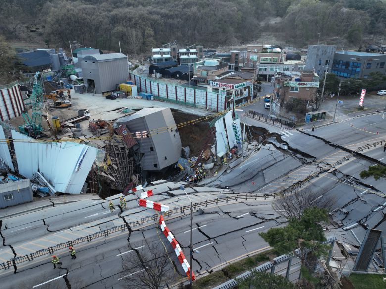 11일 오후 경기 광명시 일직동 신안산선 제5-2공구 현장 붕괴 사고 현장 모습./박성원 기자