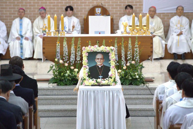 4월 14일 경북 안동시 목성동주교좌성당에서 봉헌된 두봉 주교의 장례미사./뉴스1