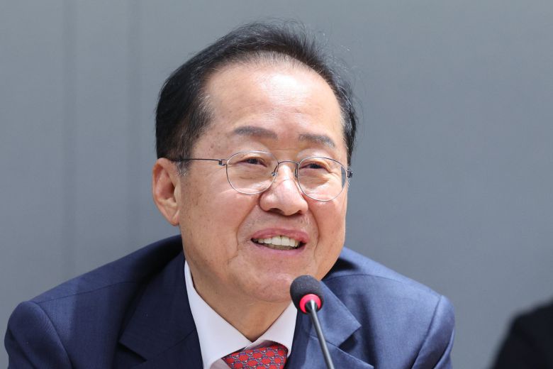 홍준표 국민의힘 대선 경선 후보. 22일 서울 용산구 대한의사협회에서 열린 간담회에서 발언하고 있는 모습. /뉴스1