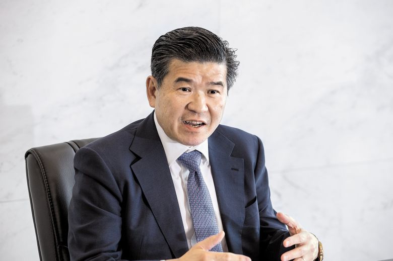 23일 서울 여의도 주한미국상공회의소(AMCHAM) 사무실에서 미국과의 통상회담에 관해 이야기하는 제임스킴 주한미국상공회의소 회장./ 조인원 기자