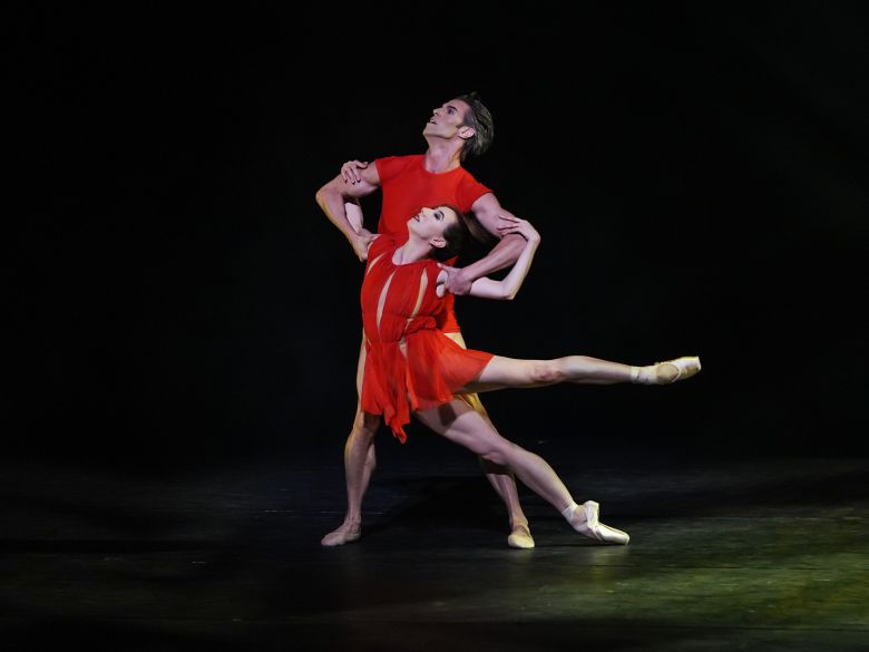 지난 24일 GS아트센터 ‘ABT 스페셜 갈라 이브닝’ 공연 1막의 2인무 시리즈 중 네오(NEO). /ⓒYOON6PHOTO·GS아트센터 제공