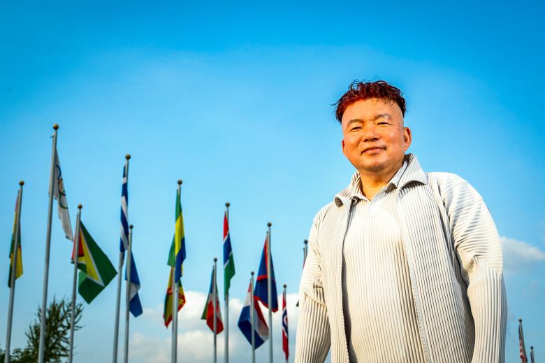 황영조 감독은 올 연말을 목표로 다시 마라톤 풀코스에 도전한다. 서브3(풀코스를 3시간 내에 뛰는 것)를 달성하면 "꿈의 신발" 카본화를 신어보고 싶다고 했다. /이건송 영상미디어 기자