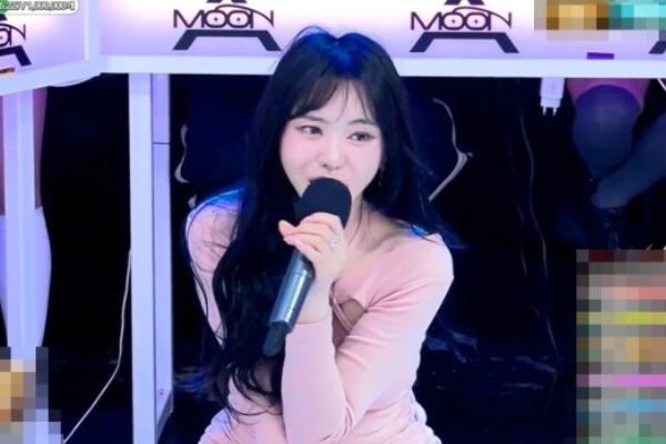 지난 27일 인터넷 방송 플랫폼 'SOOP'(구 아프리카TV)에 출연한 서유리./SOOP