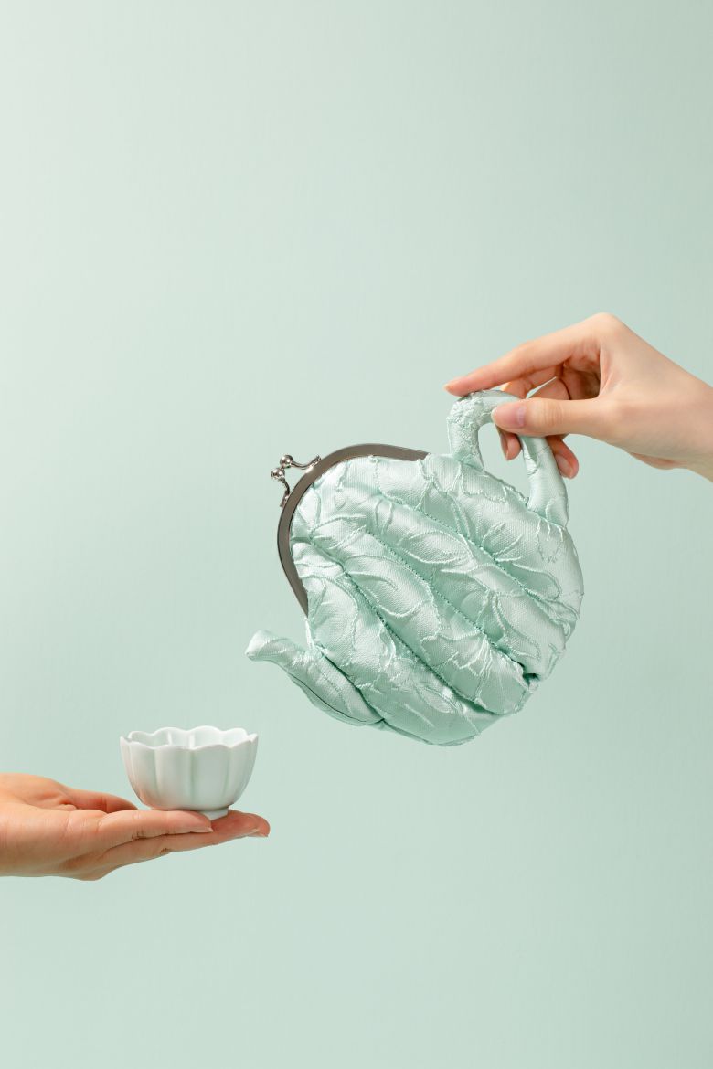 청자 자수 파우치. 미국 스미스소니언 국립아시아미술관에서 열리는 이건희 컬렉션 특별전에 나간다. /국립박물관문화재단