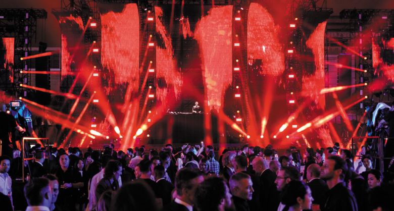 공연 후 애프터 파티 현장. 아프로잭(Afrojack)의 디제잉에 화려한 조명을 곁들이자 마카오의 밤이 뜨거워졌다. /멜코리조트앤드엔터테인먼트