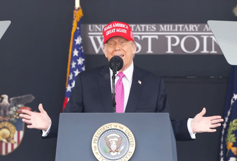 도널드 트럼프 미국 대통령은 24일 뉴욕주 웨스트포인트에서 미국 우선주의를 강조했다./UPI 연합뉴스