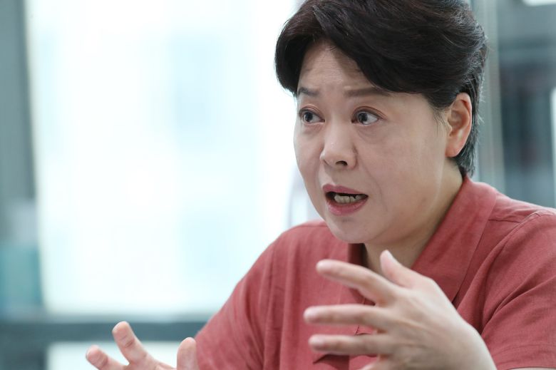 윤희숙 여의도연구원장이 28일 서울 영등포구 국민의힘당사에서 본지와 인터뷰를 갖고 있다./남강호 기자
