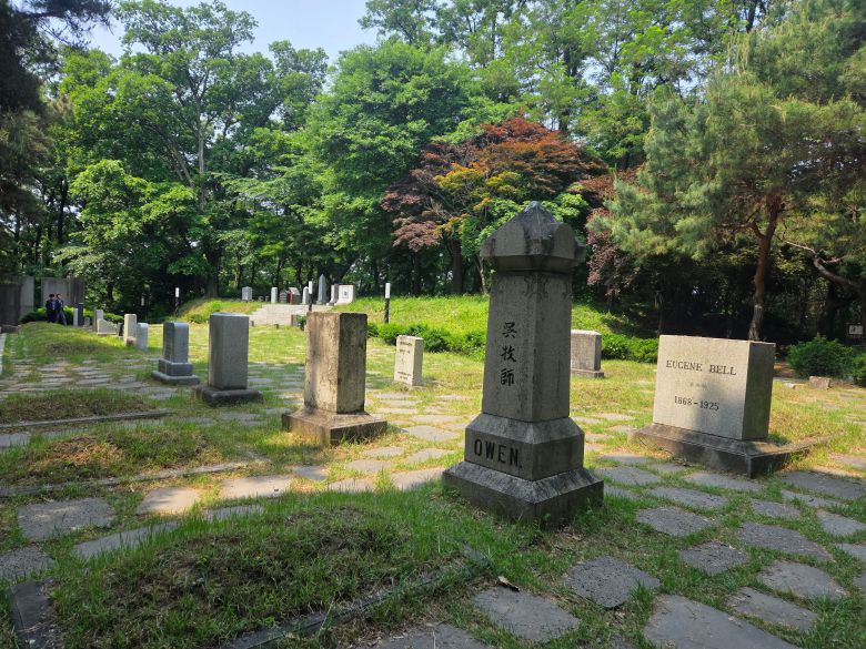 광주광역시 양림동 호남신학대 뒷산의 선교사 묘역. 오웬, 유진 벨 목사 등의 묘비가 보인다. 최흥진 전 호남신학대 총장은 "선교사들은 어린이들의 풍장터로 쓰이던 죽음의 땅을 그리스도의 복음을 통해 생명의 터전으로 바꾸었다"고 평가했다. /김한수 기자