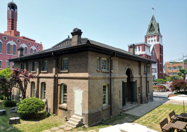 광주 남구 양림동 오웬 기념각. 의사인 선교사 오웬을 기념해 세워진 건물로 각종 문화행사가 열렸고, 양림교회가 분립할 때 새 건물을 짓기 전까지 예배가 열리며 '인큐베이터' 역할을 하기도 했다. /김영근 기자
