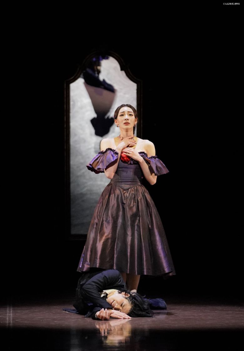 드라마 발레 거장 존 노이마이어 안무작 '카멜리아 레이디'. /국립발레단