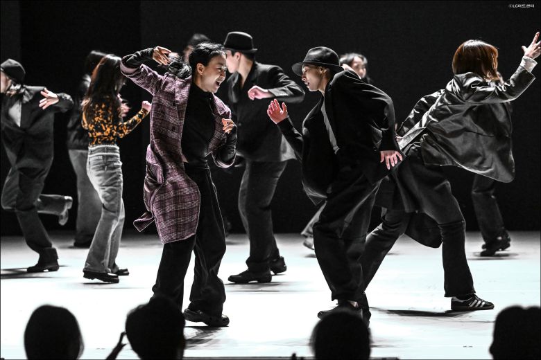 서울시발레단의 오하드 나하린 안무작 '데카당스' 공연. /세종문화회관