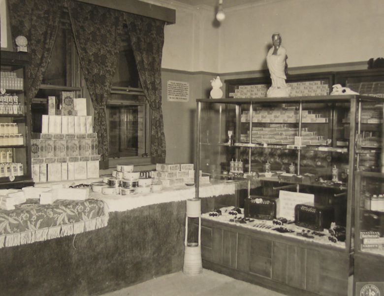 서울 군정청에 설치된 24군단 장교 PX. /국사편찬위원회