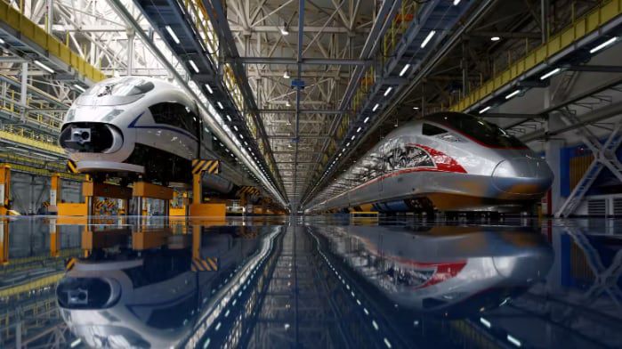 베이징역에 대기 중인 고속철의 모습. /로이터