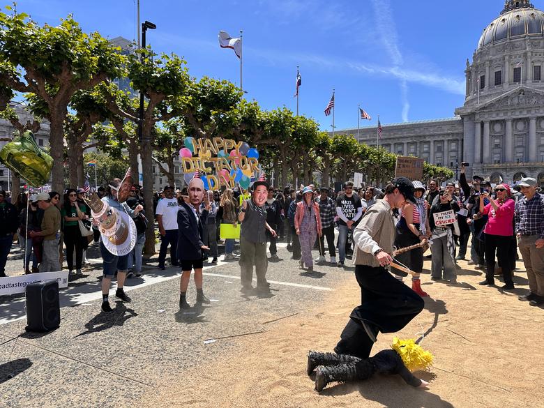 14일 미국 샌프란시스코에서 일어난 'No Kings' 시위 현장의 모습./오로라 특파원