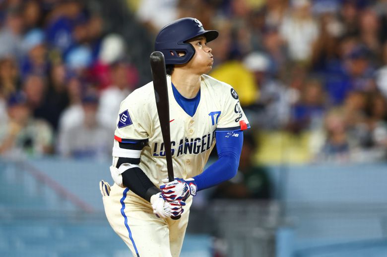 15일 LA 다저스의 오타니 쇼헤이가 샌프란시스코 자이언츠와의 경기에서 6회 이날 두번째 홈런을 터트리고 있다./AP 연합뉴스