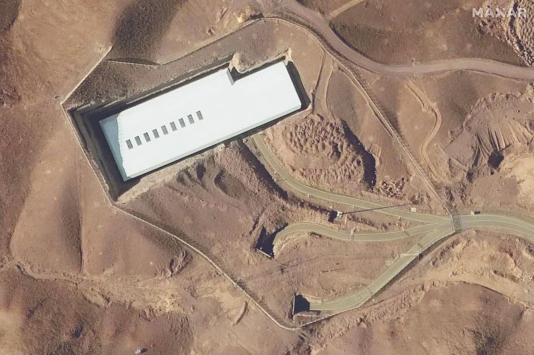 지난 2월 촬영된 이란 포르도 우라늄 농축 시설 전경. 국제원자력기구(IAEA)는 포르도 핵 시설은 이스라엘 공습 피해를 입지 않았다고 13일 밝혔다. / Maxar Technologies·AFP