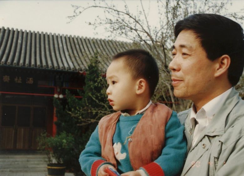 낙마한 중국 정치인 보시라이의 아들 보과과가 15일 X(옛 트위터)에 올린 사진./X