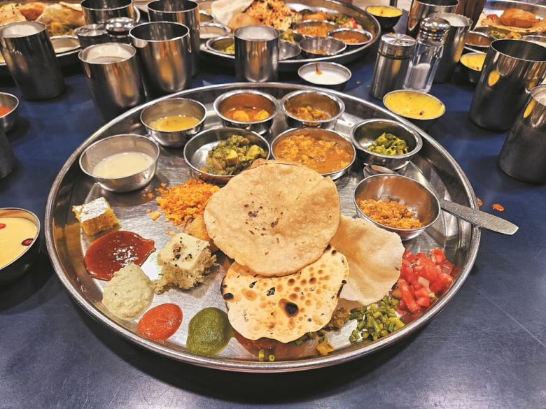 1945년 창업한 '슈리 테이커 보자날레이'의 구자라티 탈리. /김성윤 기자