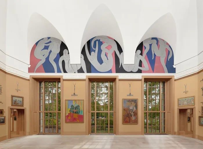 반스 파운데이션 미술관 중앙홀, 앙리 마티스의 벽화 ‘춤’이 먼저 관람객을 맞이한다. /©Michael Moran/OTTO