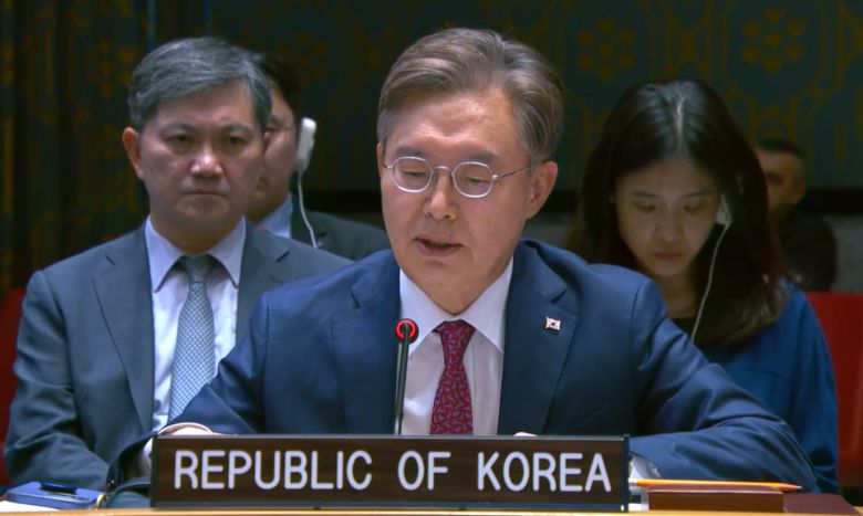 황준국 주유엔 한국 대사는 22일 안전보장이사회 회의에서 무력 충돌이 아닌 외교적 해법을 강조했다./유엔