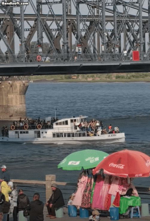 중국 산둥 압록강에서 포착된 북한 유람선./더우인