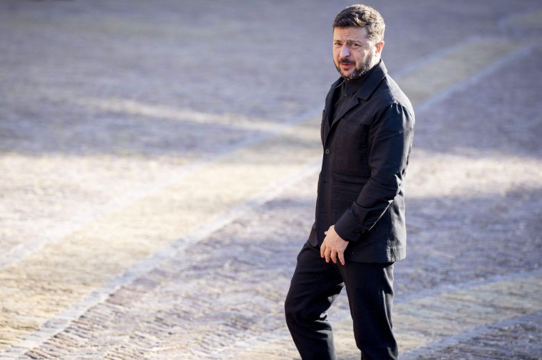 지난 24일 헤이그에 도착한 젤렌스키 대통령. /연합뉴스