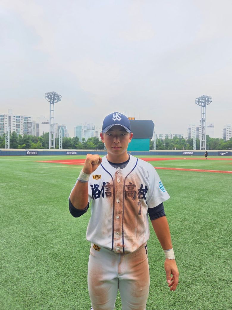 28일 제80회 청룡기 1회전에서 맹활약한 유신고 4번 타자 이강민./배준용 기자