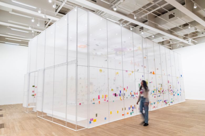 신작 설치작품 '퍼펙트홈' 외부 모습. ‘퍼펙트홈: 런던, 호샴, 뉴욕, 베를린, 프로비던스, 서울’(2024)의 외부 모습. /테이트 모던