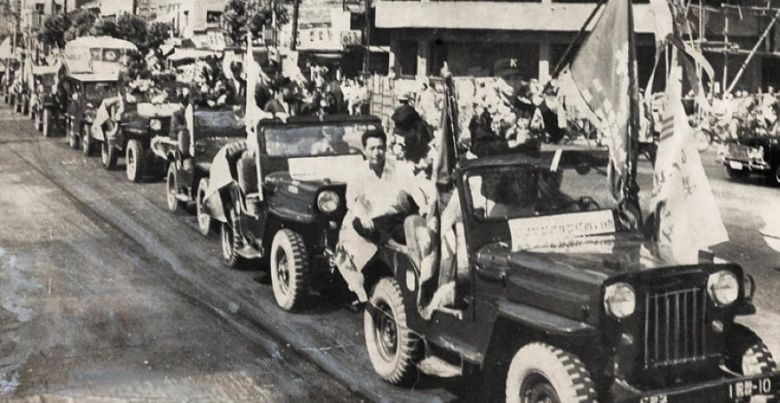 1968년 대회에서 우승한 경북고 선수단이 카 퍼레이드를 하고 있다./조선일보 DB