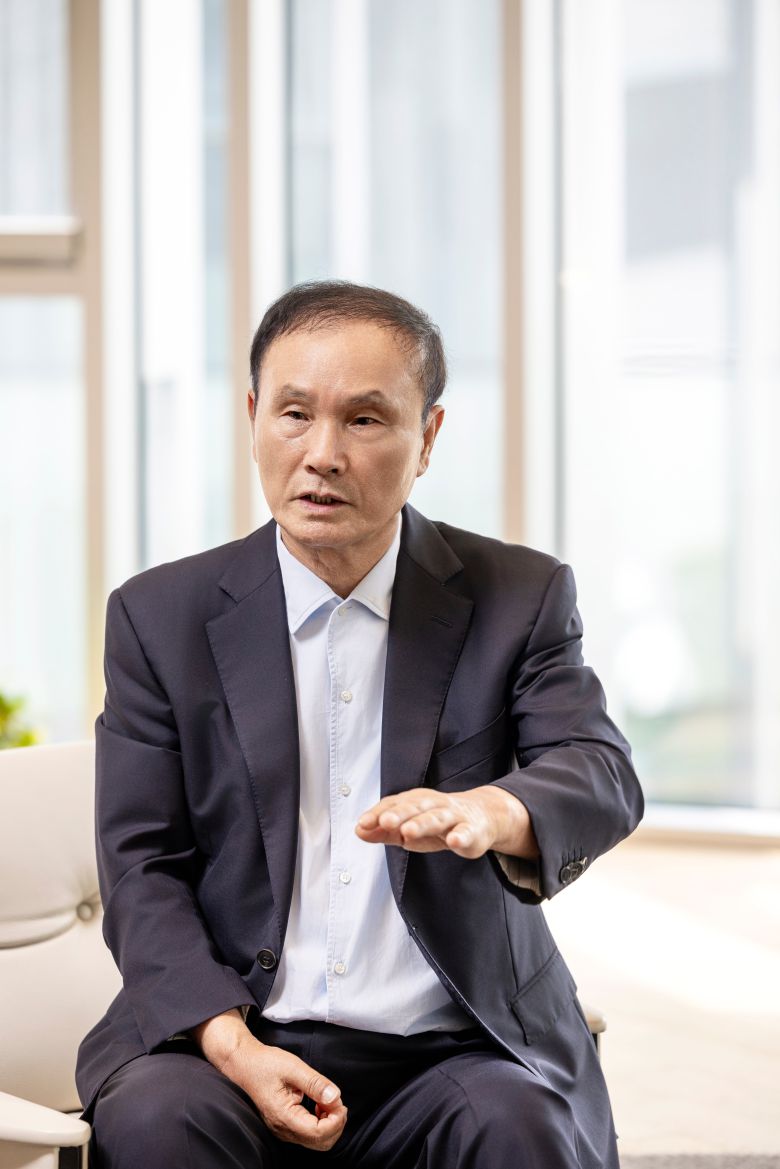 아시아 골프 산업에서 가장 영향력 있는 인물 1위에 3년 연속 선정된 그는 스크린 골프장으로 골프의 대중화를 이끌었다는 평가를 받는다. /장은주 영상미디어 기자