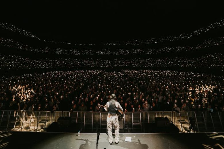 지난 3월 1일 서울 올림픽공원 올림픽홀에서 열린 로파이 싱어송라이터 케시(Keshi)의 내한공연 모습. 전석 매진을 기록했다. /라이브네이션코리아 제공