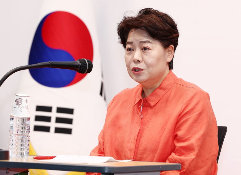 윤희숙 국민의힘 혁신위원장이 16일 서울 여의도 중앙당사에서 현안 관련 기자간담회를 하고 있다. 2025.7.16/뉴스1