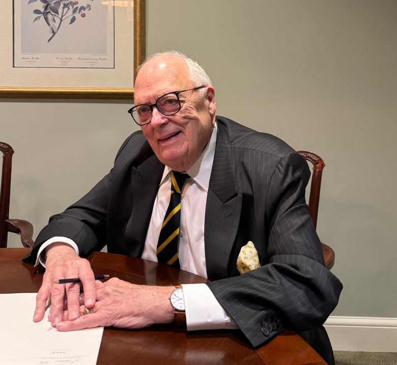 에드윈 퓰너 헤리티지재단 창립자가 지난해 4월 워싱턴 DC에서 본지와 인터뷰를 하고 있는 모습. /워싱턴=김은중 특파원