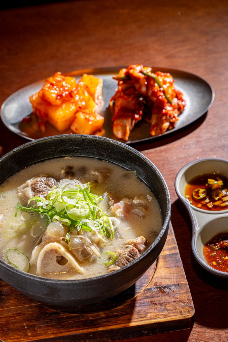 서울 신사동 '곰탕랩'의 '콜라겐 사골곰탕'./이신영 영상미디어 기자