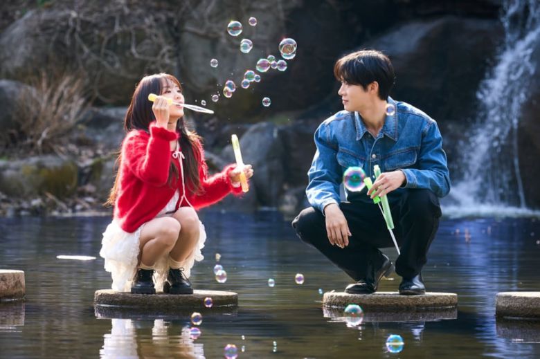 드라마 '견우와 선녀' 중 조이현과 추영우의 즐거운 한 때. /tvN