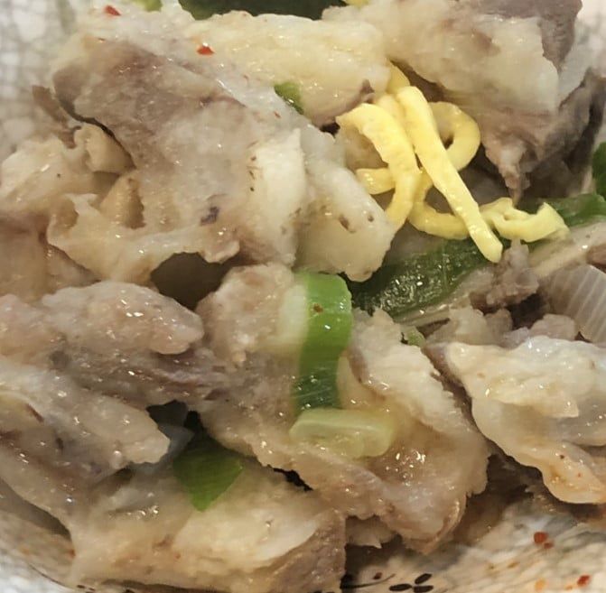 휴게소에서 시킨 갈비탕에서 나온 지방 부위들. /보배드림