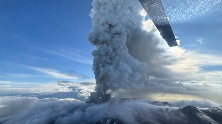 크라셰닌니코프 화산이 수백 년 만에 분화했다. /EPA연합뉴스