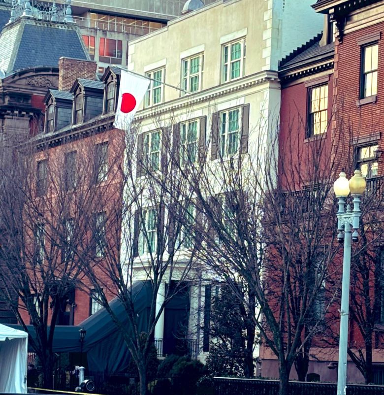 올해 2월 이시바 시게루 일본 총리의 미국 방문 당시 워싱턴 DC 블레어 하우스에 일본 국기가 게양돼 있다. /워싱턴=김은중 특파원