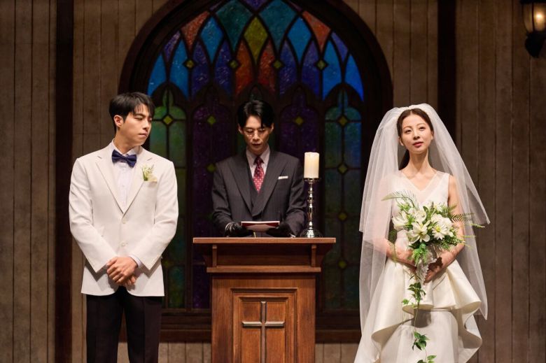 연극 '미러' 공연 장면. /엠비제트컴퍼니