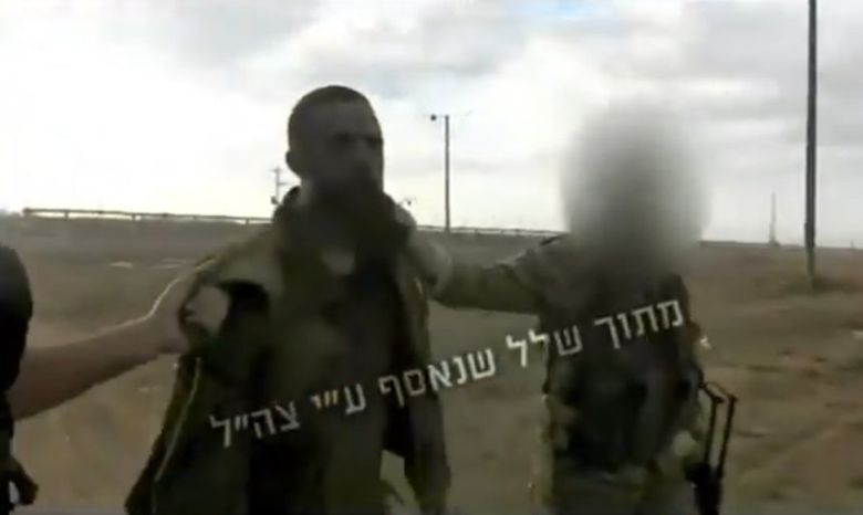 2023년 10월 7일 하마스에 끌려가는 님로드 코헨./이스라엘 인질·실종자가족포럼