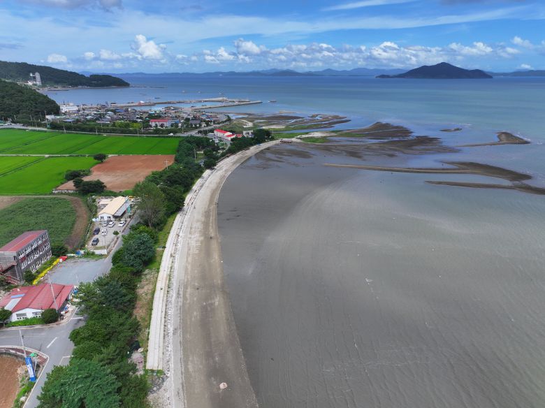 장흥 안양면 여다지에서 본 장흥갯벌과 득량만.