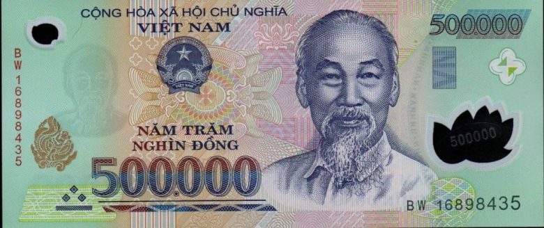 베트남 50만동 지폐. 베트남 모든 지폐에는 호찌민 초상이 있다.