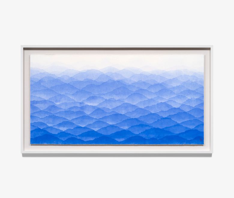 김민정, 'Blue Mountain'(2025). 한지에 수채, 75 × 144cm. /갤러리현대